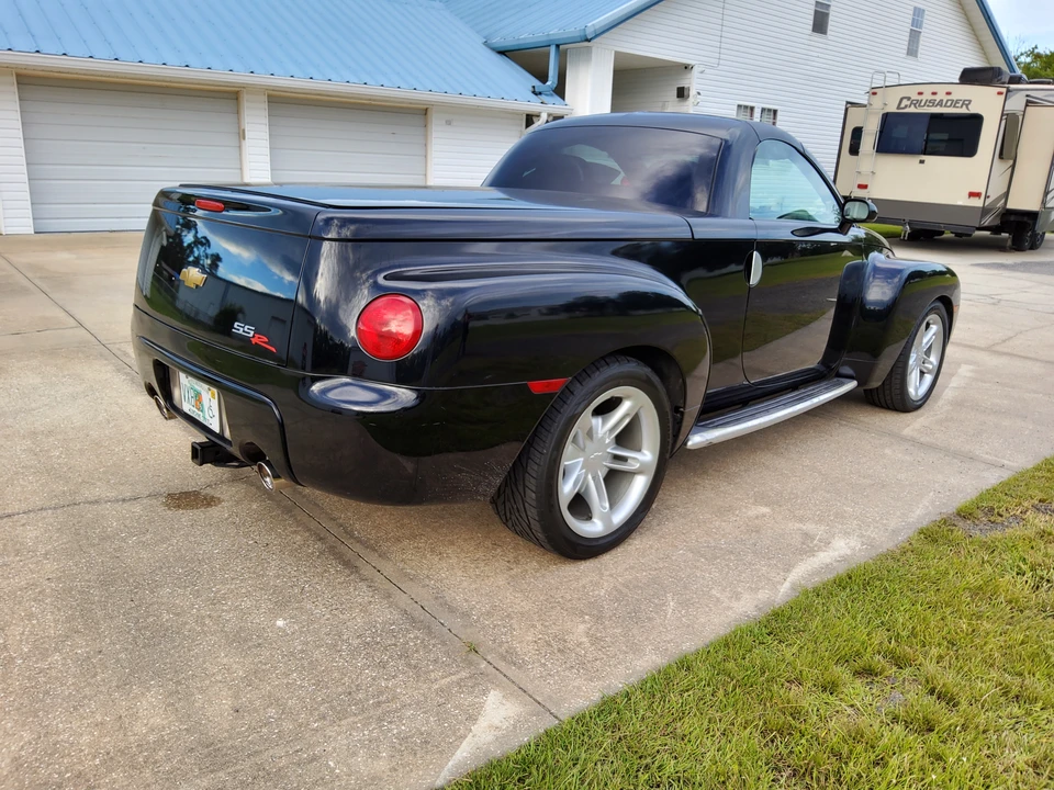 2004 Chevrolet SSR - Image 5 of 31
