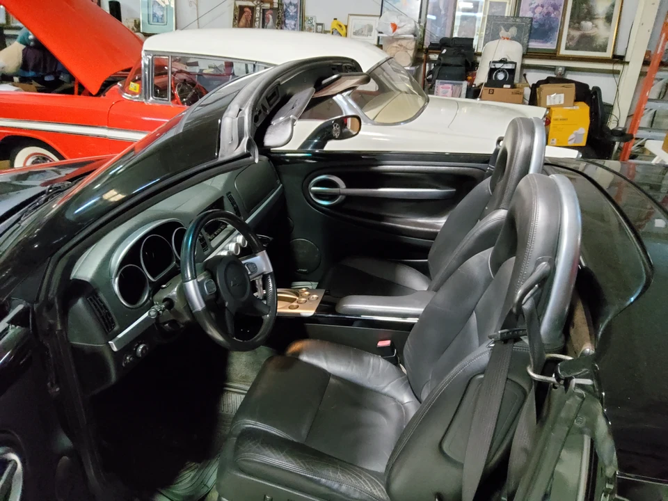 2004 Chevrolet SSR - Image 23 of 31