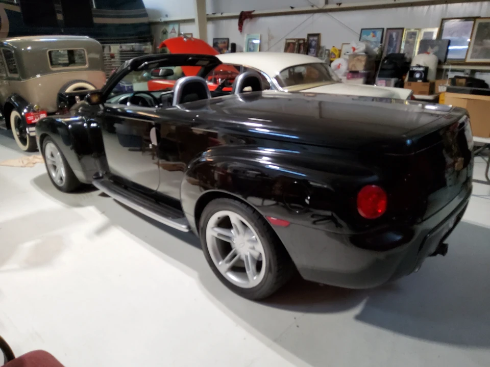2004 Chevrolet SSR - Image 22 of 31