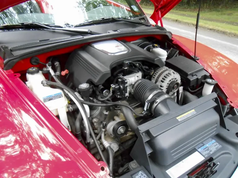 2004 Chevrolet SSR - Image 16 of 31