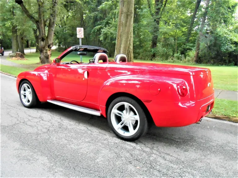 2004 Chevrolet SSR - Image 13 of 31