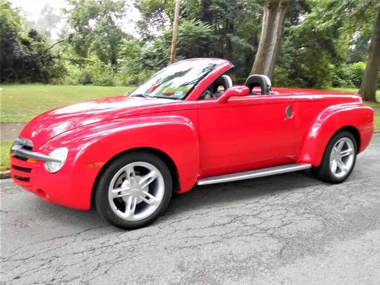 2004 Chevrolet SSR - Image 2 of 31