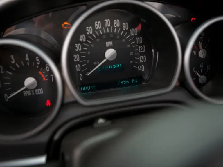 2004 Chevrolet SSR - Image 28 of 31