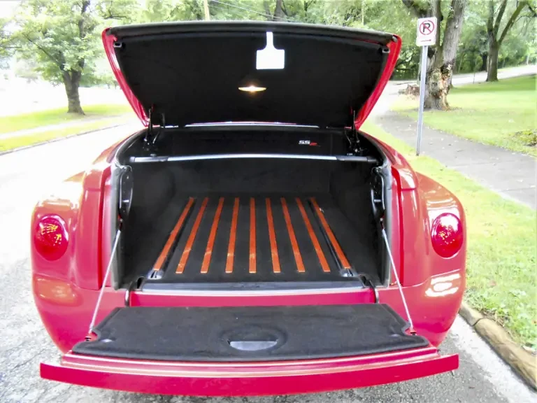2004 Chevrolet SSR - Image 12 of 31