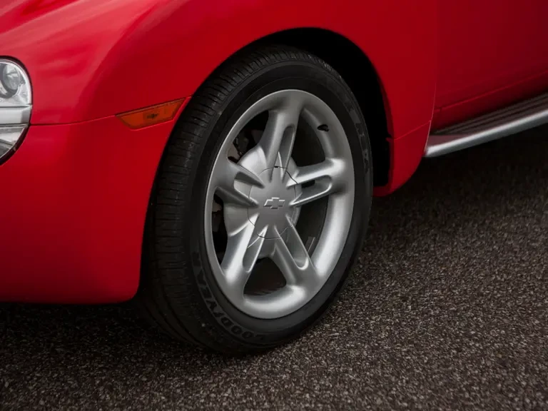2004 Chevrolet SSR - Image 22 of 31