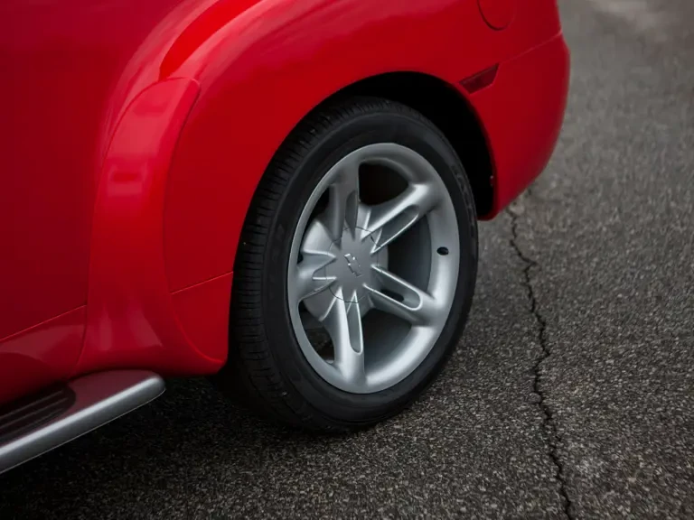 2004 Chevrolet SSR - Image 23 of 31