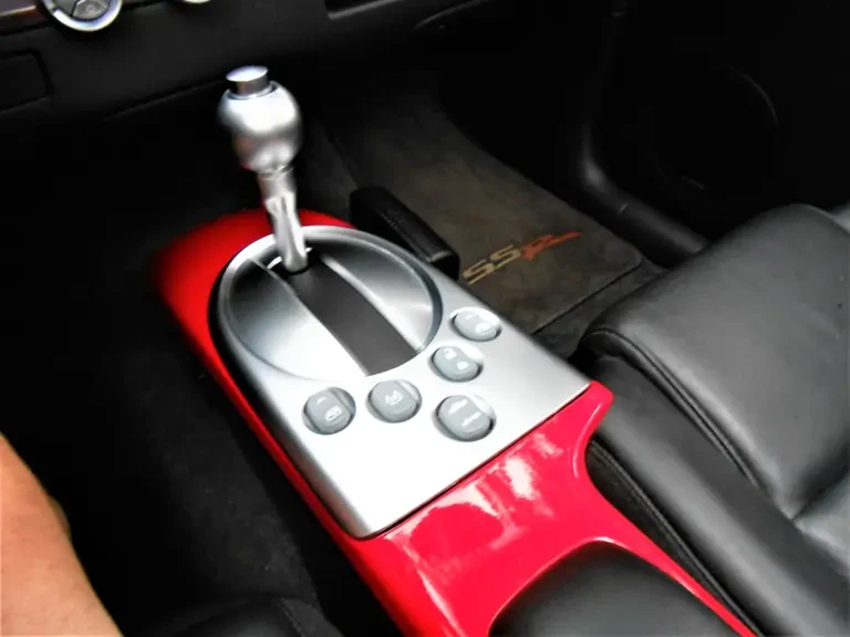 2004 Chevrolet SSR - Image 10 of 31