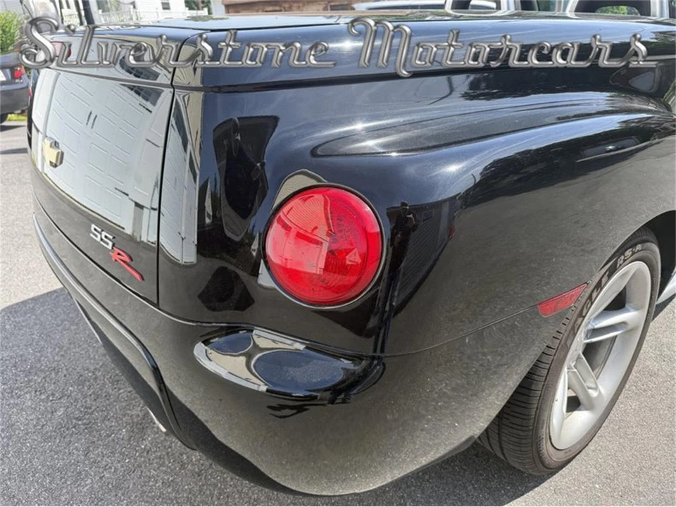 2004 Chevrolet SSR - Image 20 of 31