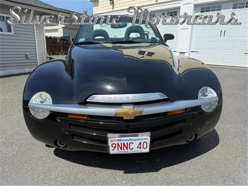 2004 Chevrolet SSR - Image 2 of 31