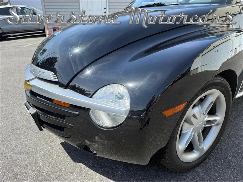 2004 Chevrolet SSR - Image 12 of 31
