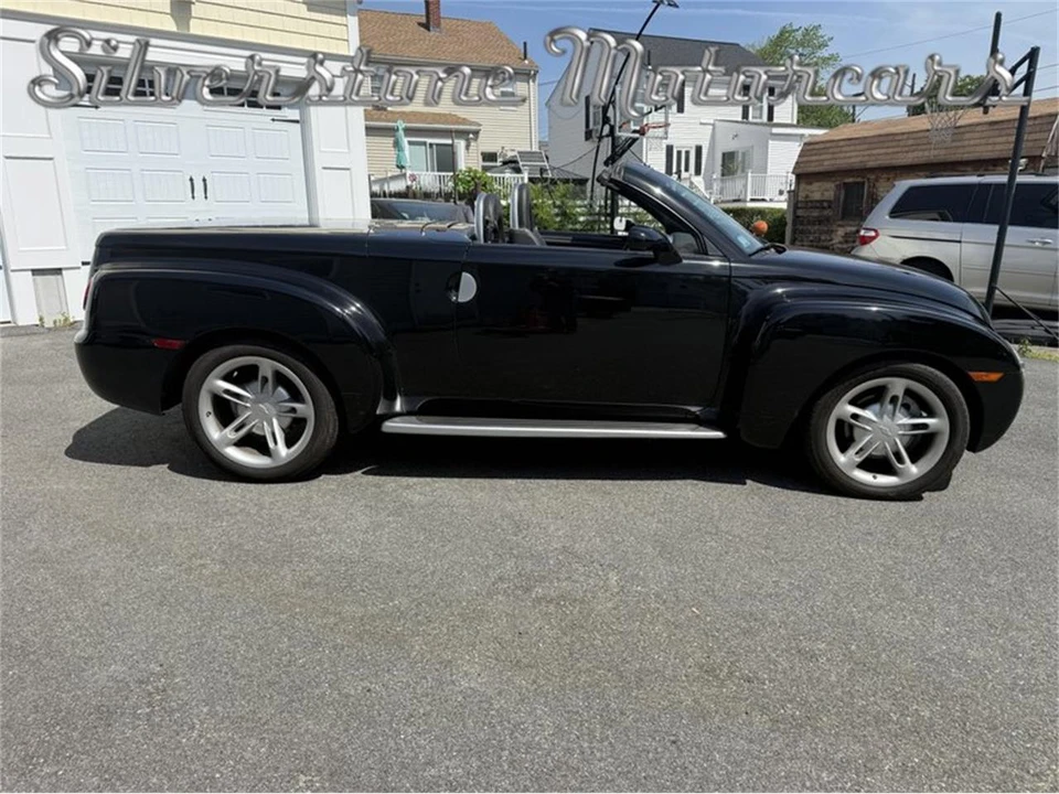 2004 Chevrolet SSR - Image 9 of 31