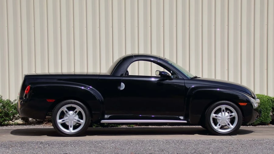 2004 Chevrolet SSR - Image 8 of 12