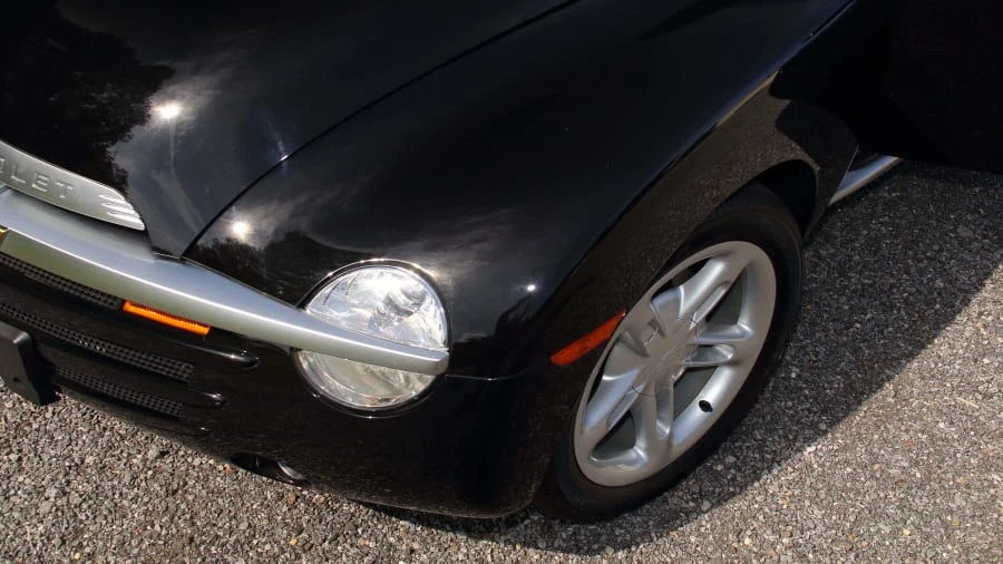 2004 Chevrolet SSR - Image 11 of 12