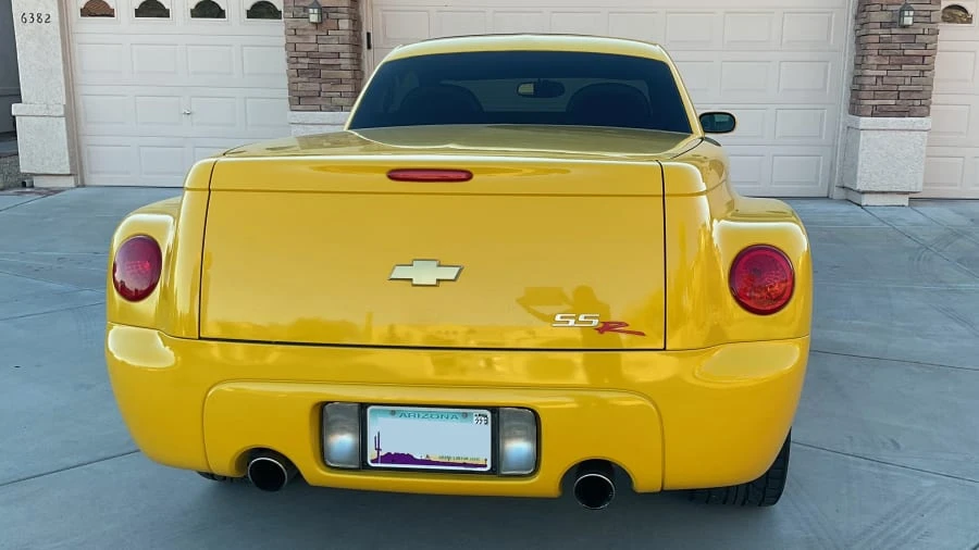 2004 Chevrolet SSR - Image 6 of 8