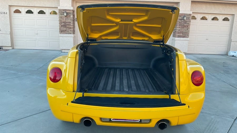 2004 Chevrolet SSR - Image 7 of 8