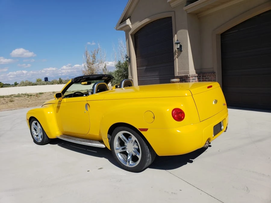 2004 Chevrolet SSR - Image 3 of 10