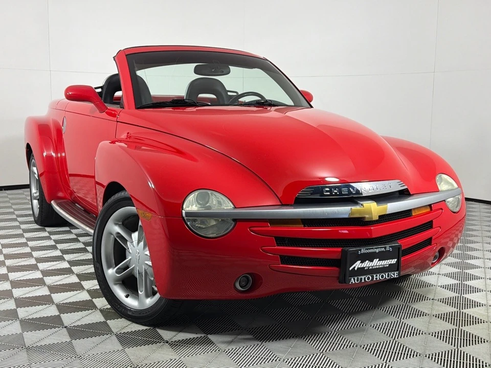 2004 Chevrolet SSR - Image 2 of 29
