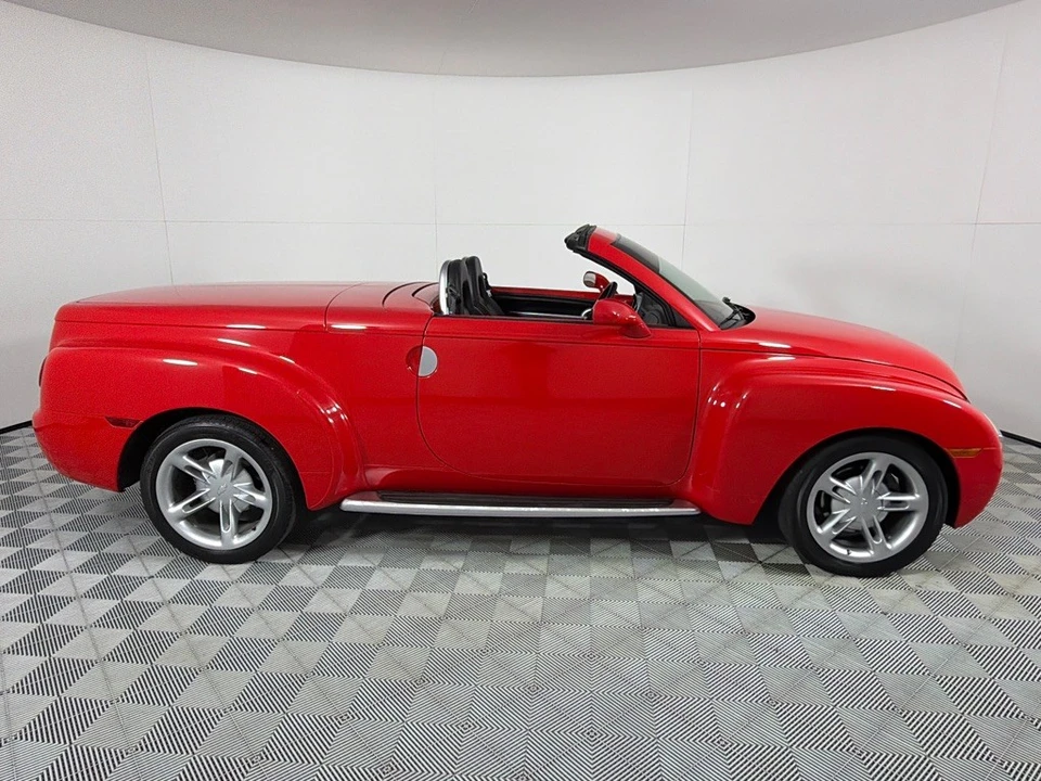 2004 Chevrolet SSR - Image 4 of 29