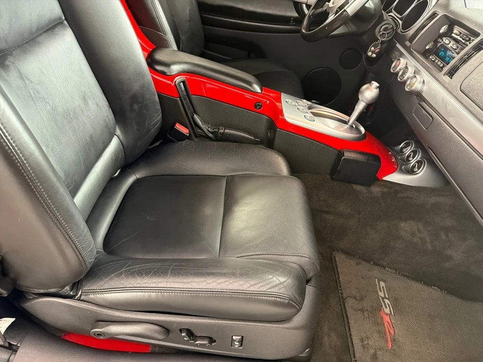 2004 Chevrolet SSR - Image 25 of 29