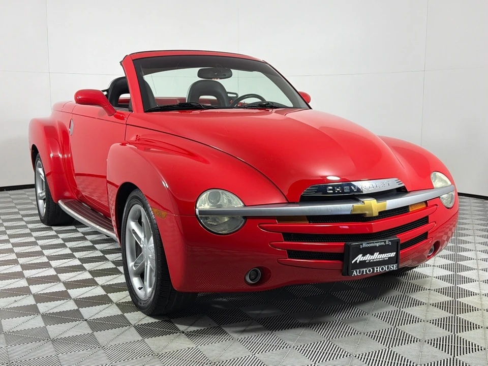 2004 Chevrolet SSR - Image 3 of 29