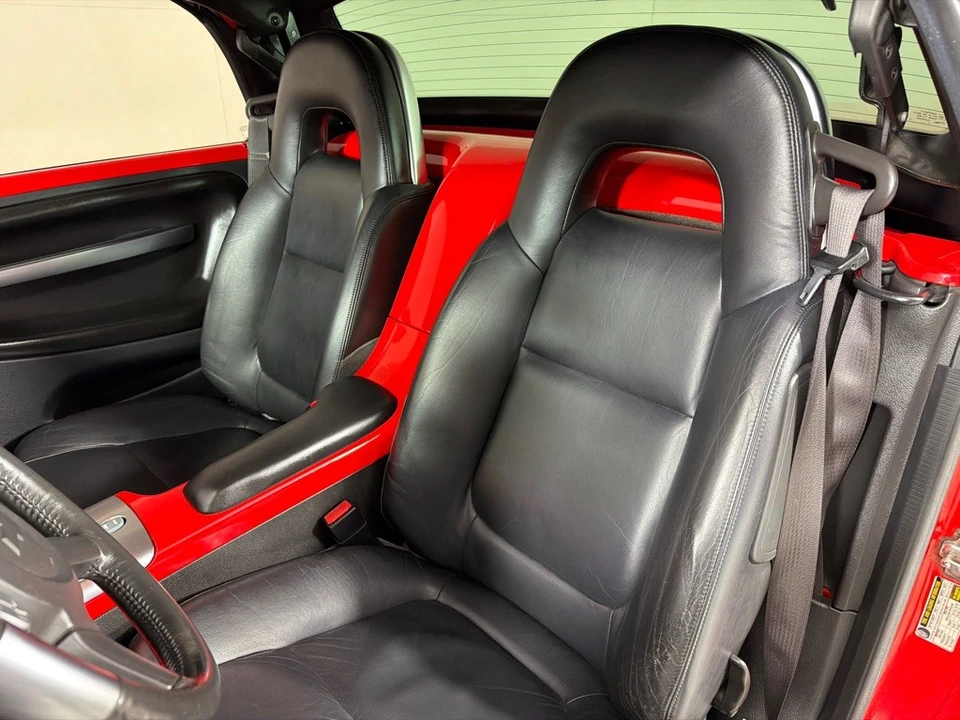 2004 Chevrolet SSR - Image 20 of 29
