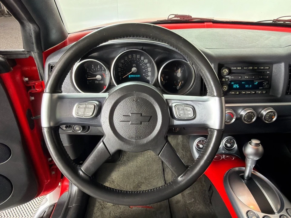 2004 Chevrolet SSR - Image 22 of 29
