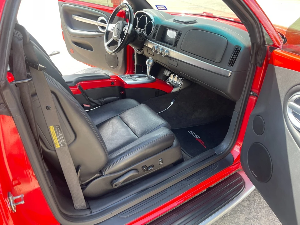 2004 Chevrolet SSR - Image 19 of 21