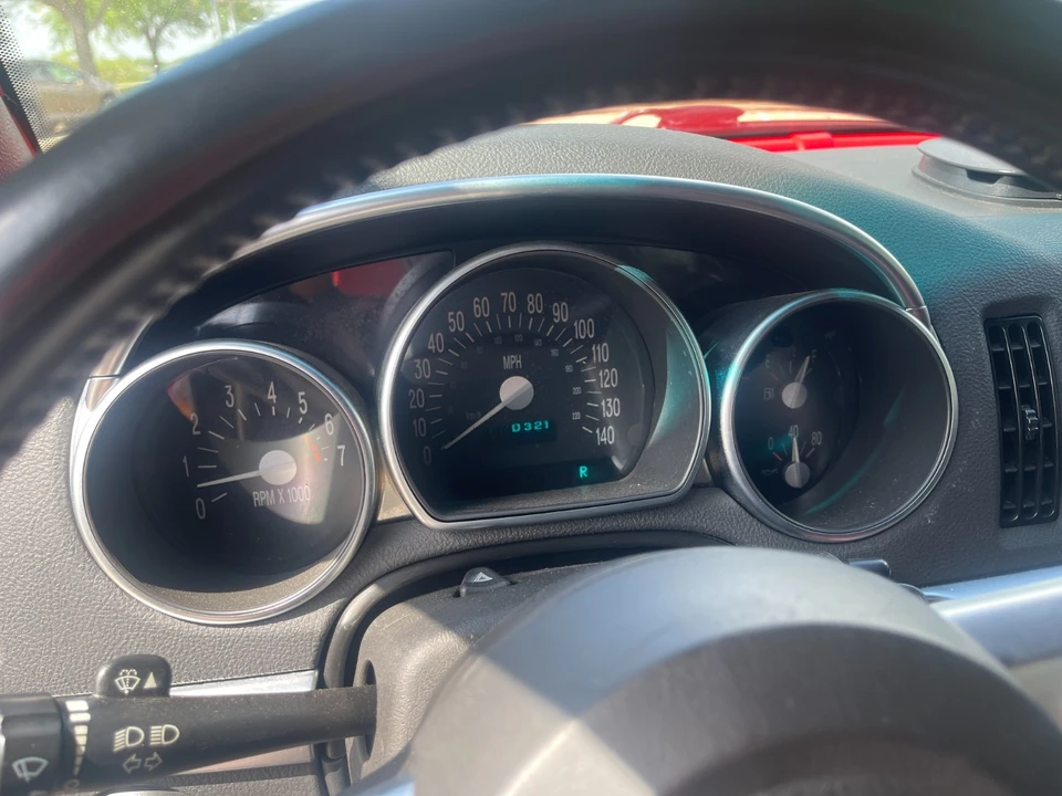 2004 Chevrolet SSR - Image 12 of 21