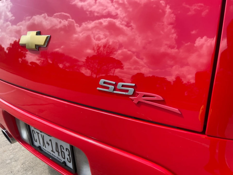 2004 Chevrolet SSR - Image 5 of 21