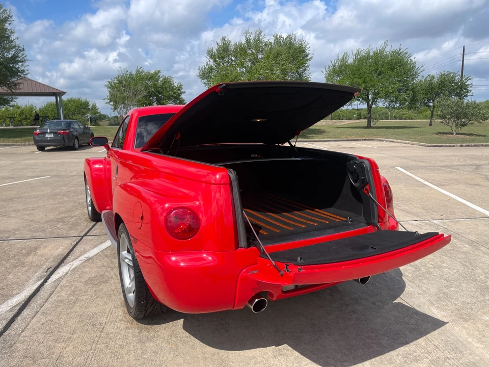 2004 Chevrolet SSR - Image 9 of 21