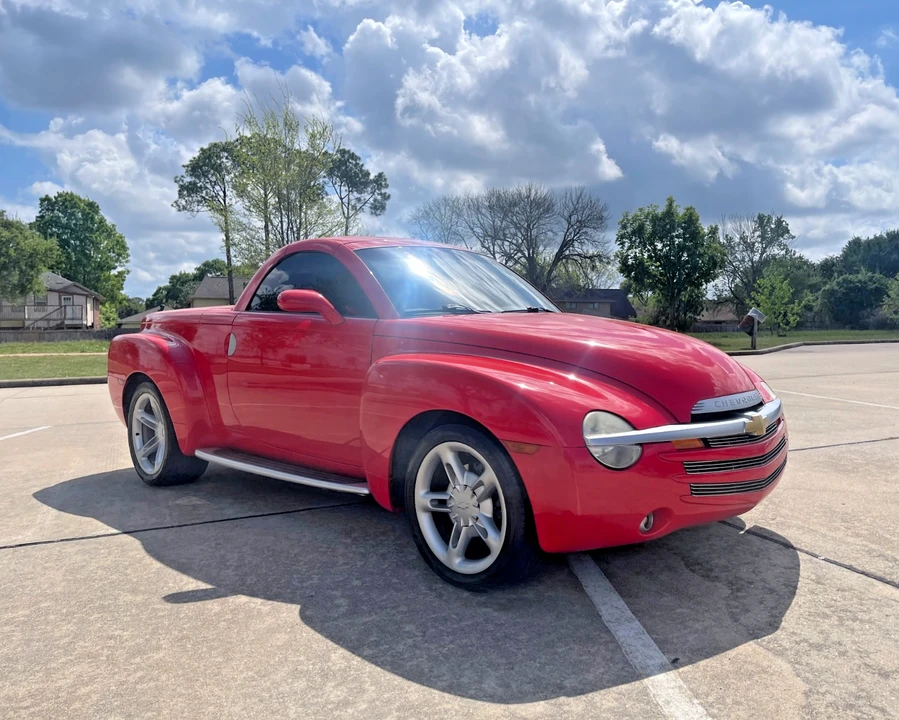 2004 Chevrolet SSR - Image 3 of 21