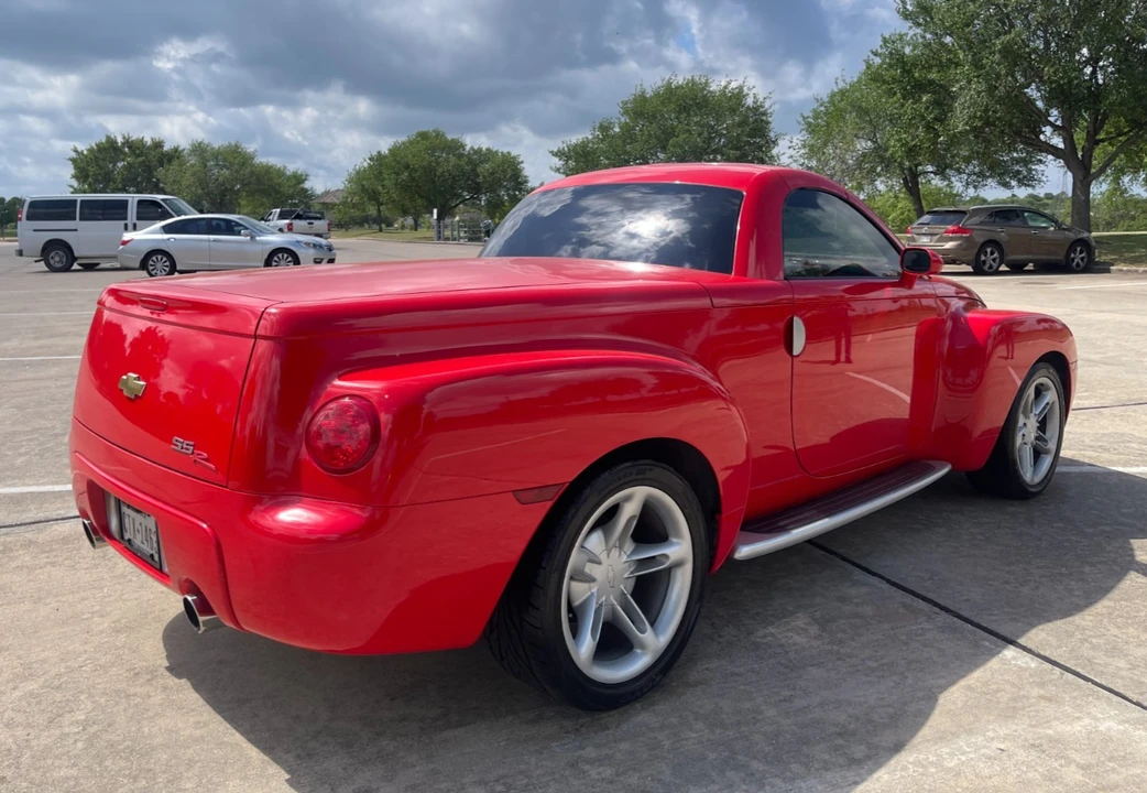 2004 Chevrolet SSR - Image 4 of 21