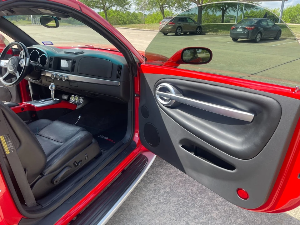 2004 Chevrolet SSR - Image 18 of 21