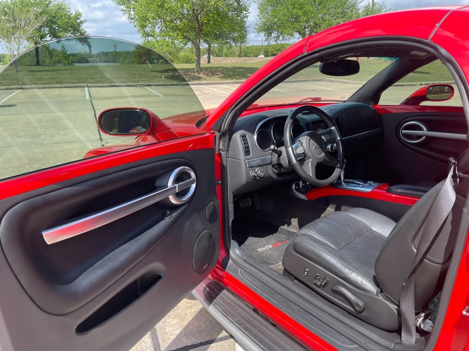 2004 Chevrolet SSR - Image 13 of 21