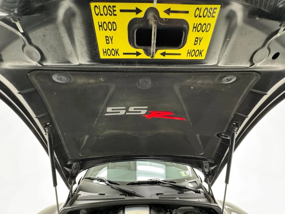 2004 Chevrolet SSR - Image 27 of 31