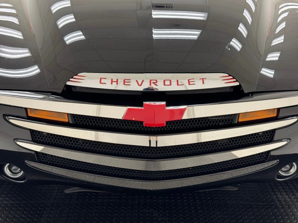 2004 Chevrolet SSR - Image 12 of 31