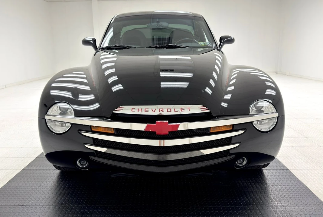 2004 Chevrolet SSR - Image 11 of 31