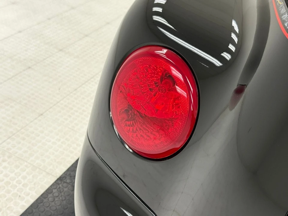 2004 Chevrolet SSR - Image 21 of 31