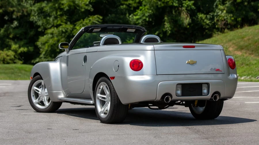 2004 Chevrolet SSR - Image 3 of 27