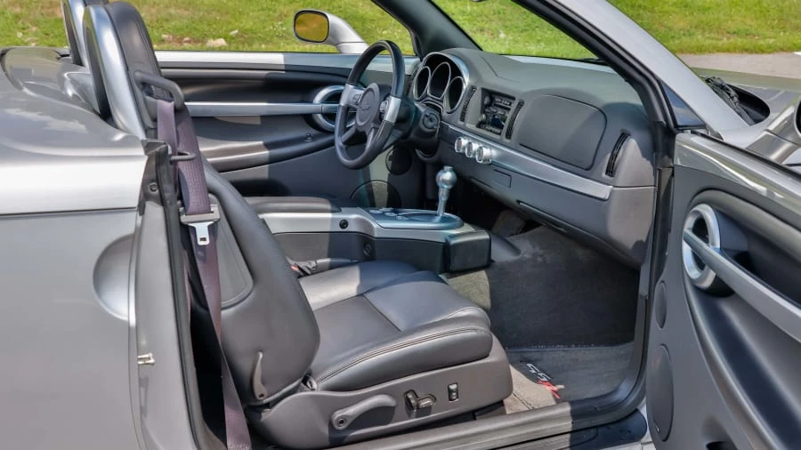 2004 Chevrolet SSR - Image 5 of 27