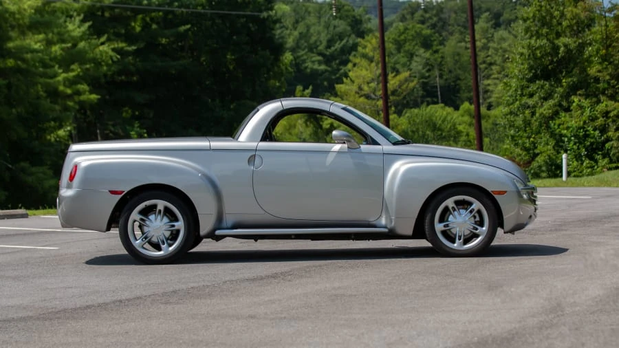 2004 Chevrolet SSR - Image 8 of 27