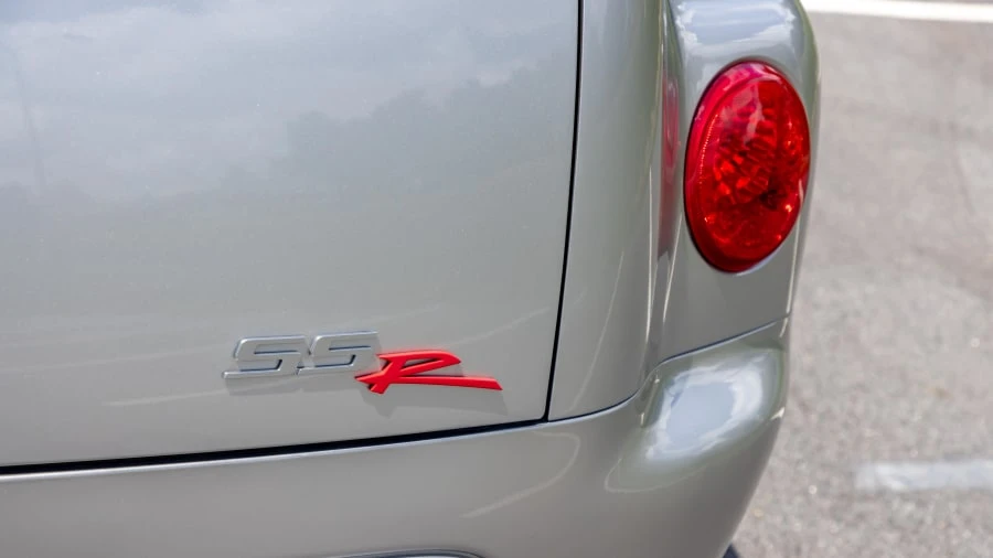 2004 Chevrolet SSR - Image 11 of 27