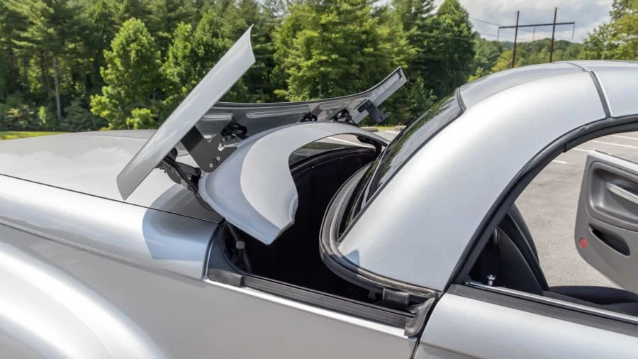 2004 Chevrolet SSR - Image 17 of 27