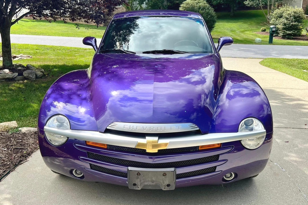 2004 Chevrolet SSR - Image 2 of 31