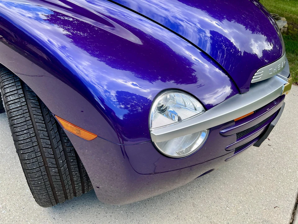 2004 Chevrolet SSR - Image 12 of 31