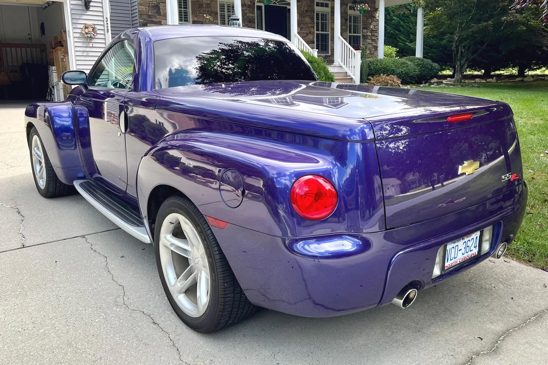 2004 Chevrolet SSR - Image 4 of 31