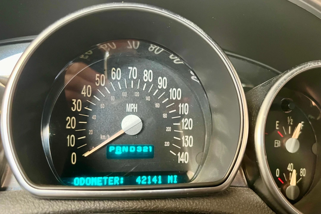 2004 Chevrolet SSR - Image 30 of 31