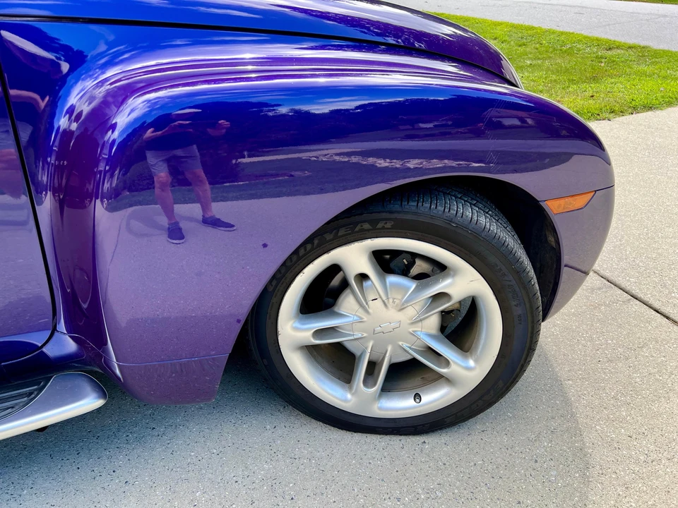 2004 Chevrolet SSR - Image 26 of 31