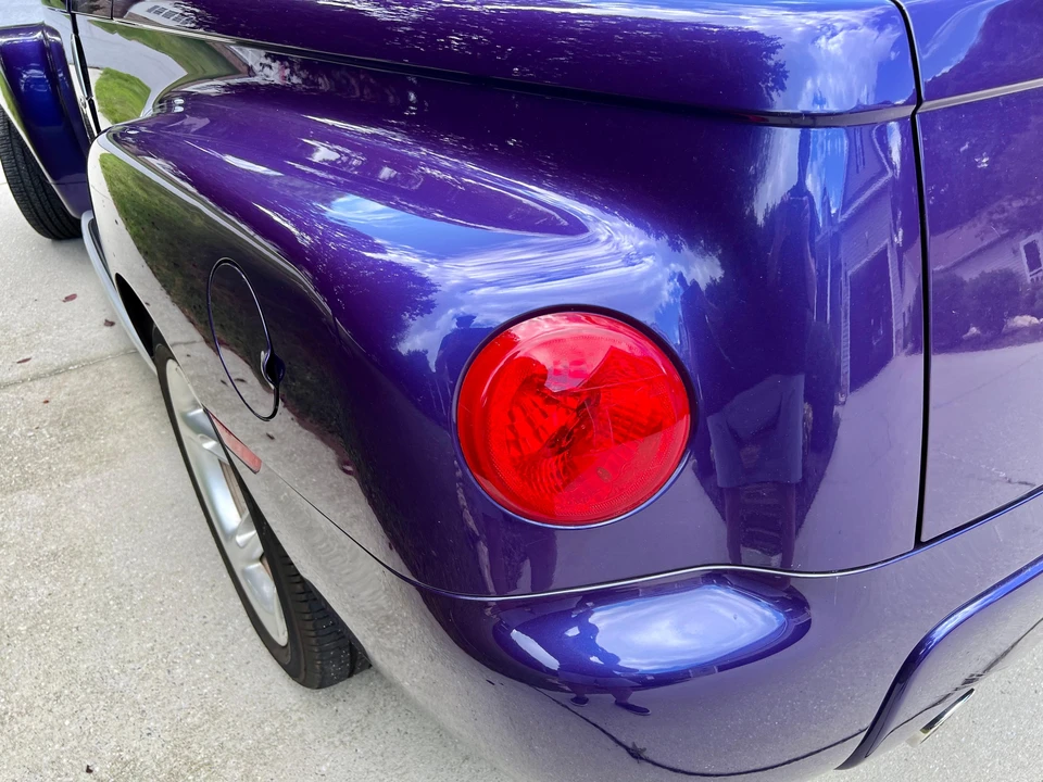 2004 Chevrolet SSR - Image 18 of 31