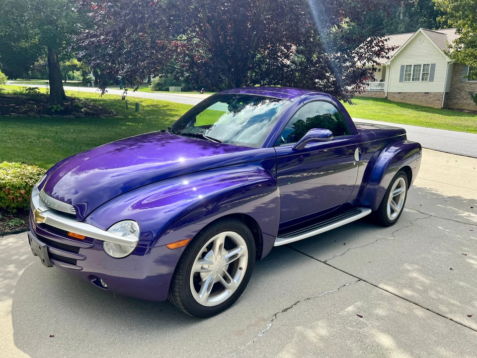 2004 Chevrolet SSR - Image 7 of 31